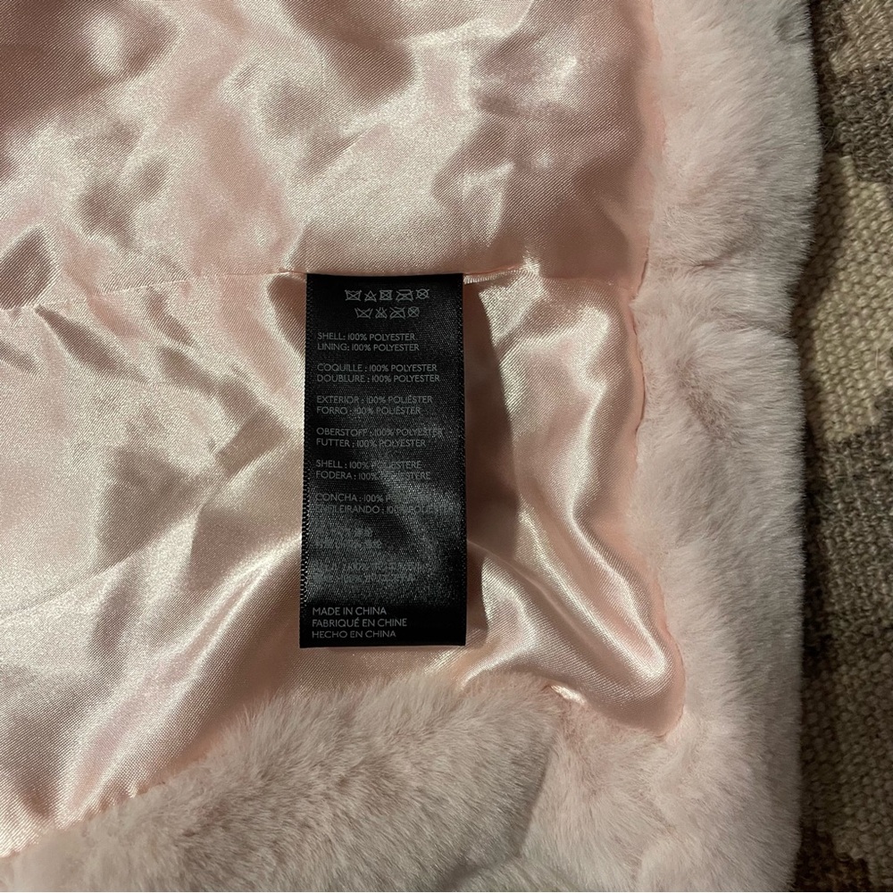 BHLDN faux fur shrug capelet NWT - Picture 6 of 6